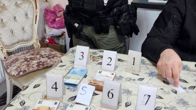 Акция на МВР за изборите: Открити са тетрадки с имена и ЕГН-та, на един от адресите са намерени над 25 000 евро 