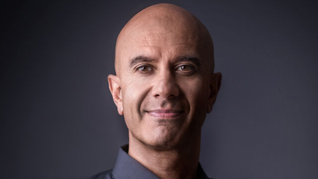 Снимка: Робин Шарма с лекция на живо в София - научете как мислят великите лидери