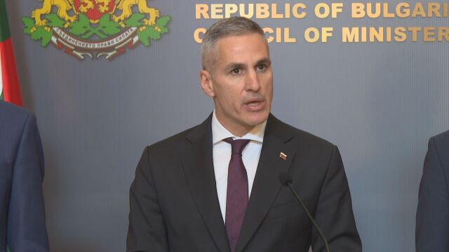 Гюров: Имаме различни мерки и пакети, които ще бъдат разработени и активирани при нужда