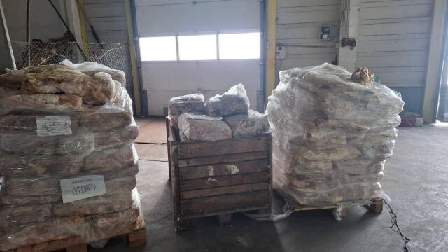 Снимка: Унищожават близо 6 тона негодни храни в Димитровград