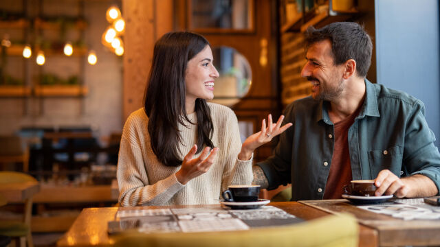 Снимка: Проучване: Жените ли говорят повече от мъжете? 