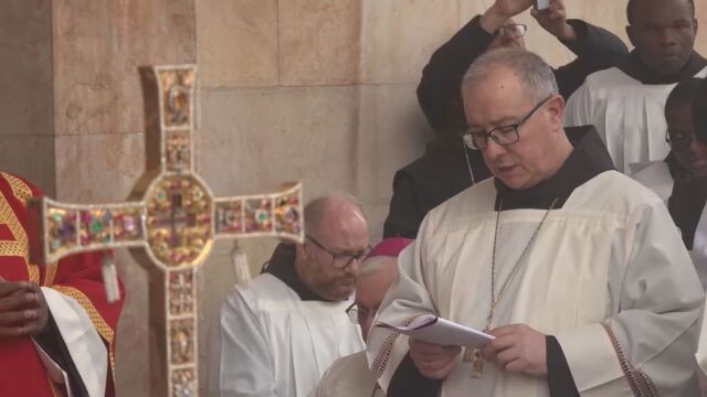 Снимка: Заради войната с Иран: Израелската полиция прекъсна службата на Божи гроб за католическата Цветница