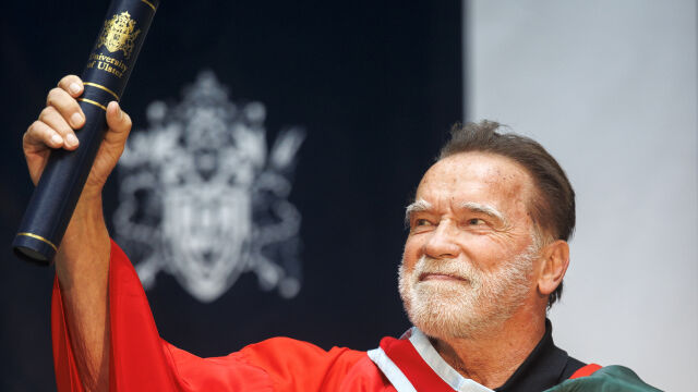 Снимка: Арнолд Шварценегер стана доктор (СНИМКИ)