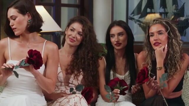 Снимка: Церемонията на розата в „Ергенът“5 - и 3-те момичета, които си тръгнаха (ВИДЕО)