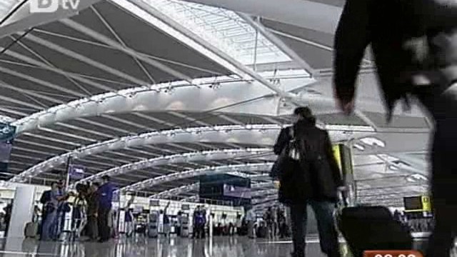 Снимка: Два самолета се сблъскаха на пражкото летище 
