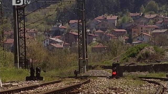 Снимка: Влак дерайлира в Полша, четирима загинаха 