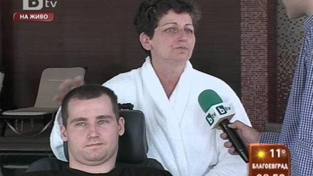 Снимка: Футболистът Дарин Тодоров започна втори живот след комата