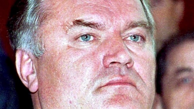 Снимка: Ратко Младич плаши с гладна стачка