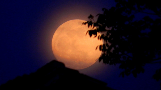 Снимка: Парад на планетите, слънчево затъмнение, синя луна и повече северни сияния през 2026 г.