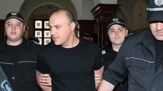 Снимка: 15 г. затвор за банковия обирджия от Сливен