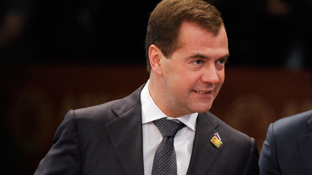 Снимка: Медведев предупреди за 