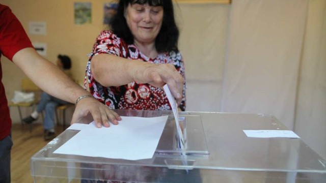 Снимка: 2,6 милиона избиратели отиват до урните в неделя