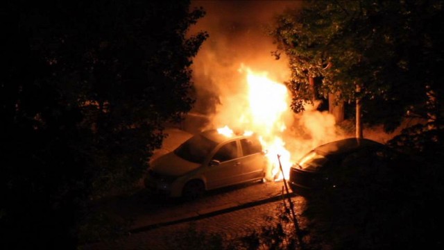 Автомобил се възпламени в Поморие, при потушаване на пожара намерили овъглено тяло 