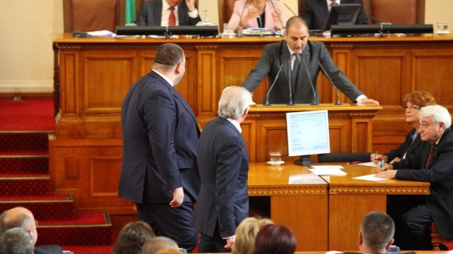 Снимка: Пеевски извади наяве 40 свои срещи с Цветанов