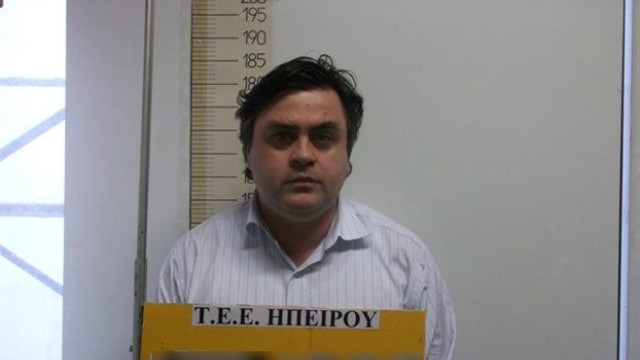Снимка: Гръцката полиция пусна снимки на български педиатър, уличен в педофилия