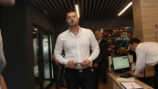 Снимка: Бареков превзема ТВ7 с мутри (ОБНОВЕНА)