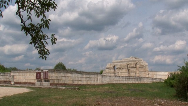 Снимка: Започна възстановяването на Голямата базилика в Плиска
