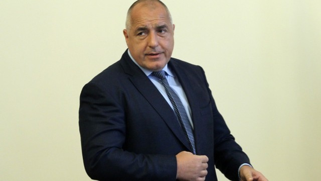 Снимка: Вложители на КТБ преправили договорите си, за да вземат гарантираните 100 хил. евро