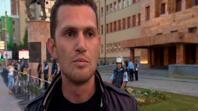 Снимка: Братът на убития в Македония Нешковски: Груевски ще последва съдбата на Чаушеску