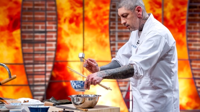 Японски омлет и залози с време в MasterChef  