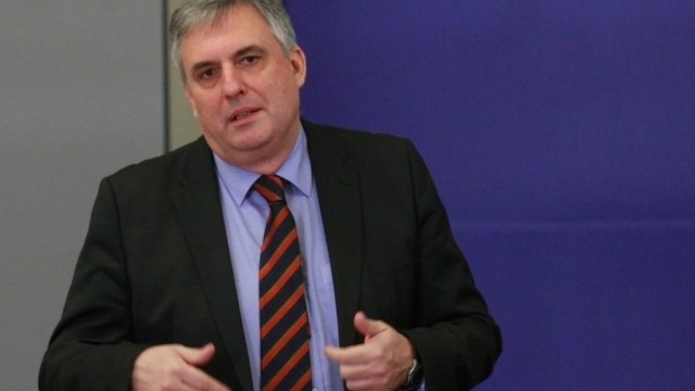 Снимка: Калфин: Конфликтът в Гърмен е етнически, но корените са в бедността