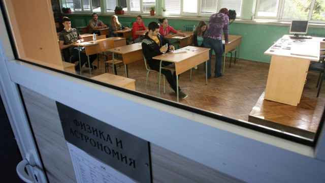 Снимка: МВР проверява има ли изтичане на информация на матурата по БЕЛ