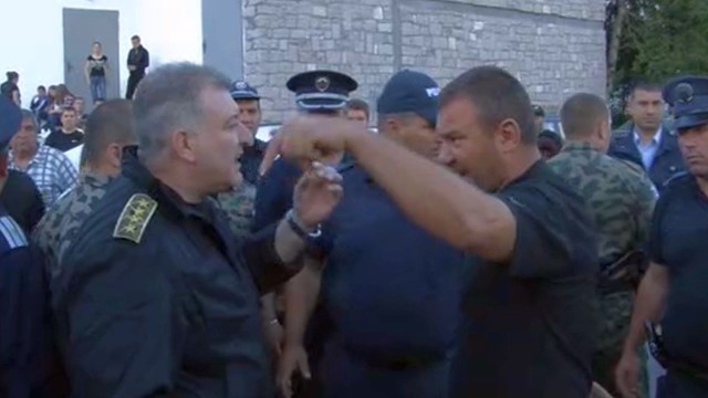 Снимка: В Гърмен още са готови за разправа с ромите