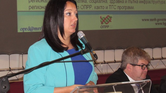Снимка: Лиляна Павлова призова за по-бавна скорост и търпение заради ремонтите