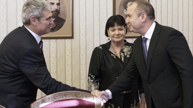 Снимка: Румен Радев: Ниските заплати не са достатъчни за привличане на инвеститори