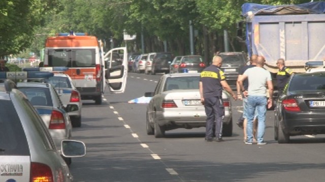 Снимка: Кола блъсна и уби полицай в Пловдив