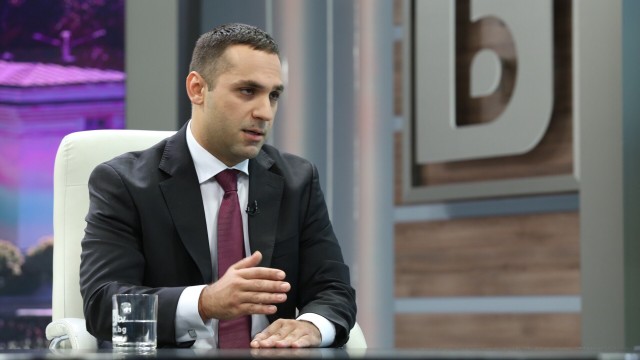 Снимка: Как ще се отрази въвеждането на еврото на икономиката ни? Гостува министър Емил Караниколов