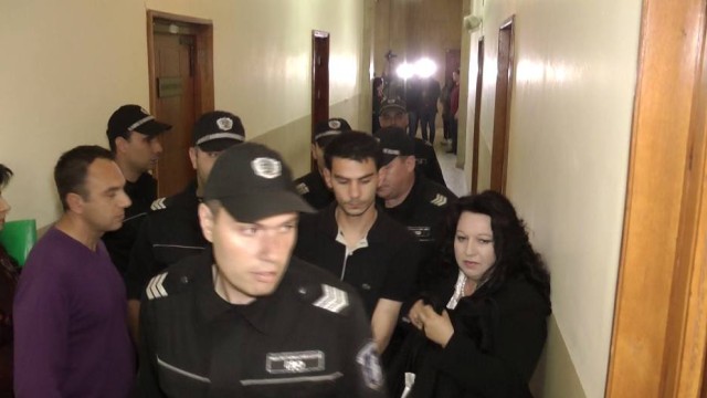 Снимка: Нападателят на лекари в Бургас остава в ареста 