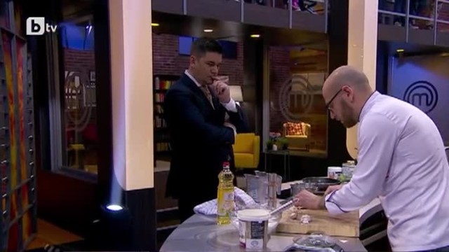 Двамата финалисти се впускат в дуел с предястие, основно и десерт