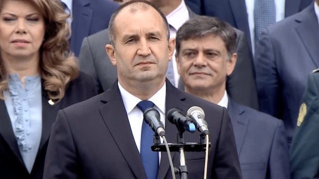 Снимка: Румен Радев: Свободата и суверенитетът не се гарантират с думи и декларации