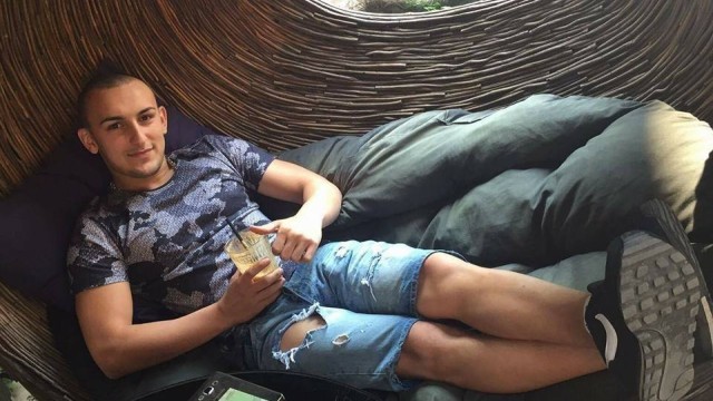 Снимка: Родителите на намушкания Борислав: Той няма да може да влезе в НСА