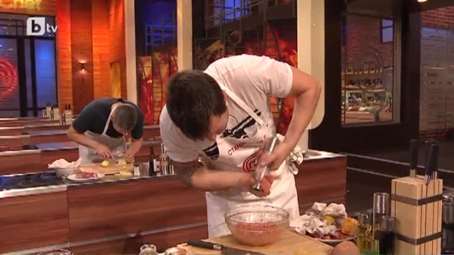 Участниците приготвят ястие по своя рецепта