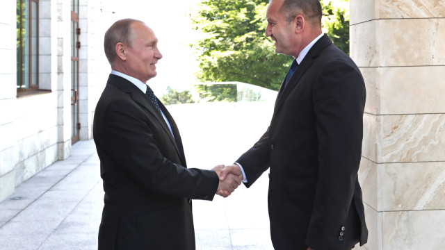 Снимка: Какви са посланията от срещата Румен Радев – Владимир Путин?