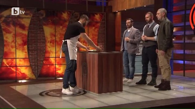 Николай Немигенчев представя първото си ястие пред журито на 