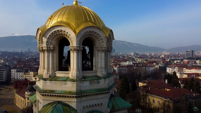 Снимка: 33 творци от цял свят, сред които и българин, със специален клип за пандемията (ВИДЕО)