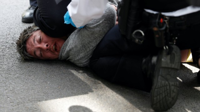 Снимка: Арестуваха 19 души по време на протест срещу ограничителните мерки в Лондон