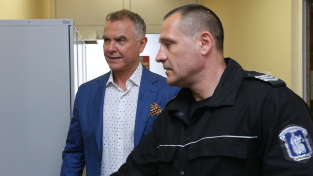 Снимка: Атанас Бобоков за списъка: Имената и сумите съм ги взел от книгата „Най-богатите българи”