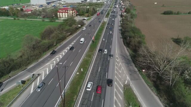 Снимка: Над 700 екипа ще следят за реда по пътищата и около храмовете в празничните дни