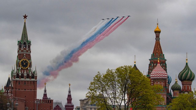 Снимка: Денят на победата: 12 000 военни на Червения площад в традиционния парад (СНИМКИ и ВИДЕО)