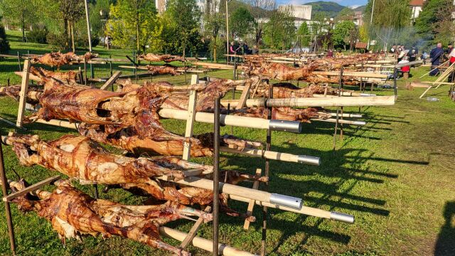 101 чевермета въртят в Златоград за Гергьовден (ГАЛЕРИЯ)