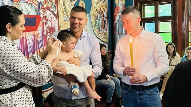 Снимка: Тервел Пулев кръсти най-малкия си син в манастир (СНИМКИ)