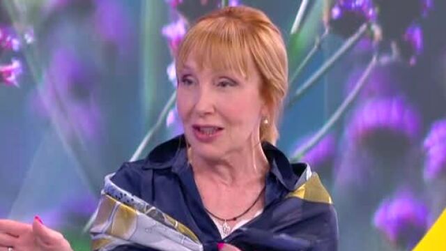 Снимка: Актрисата Ирен Кривошиева след загубата на майка си