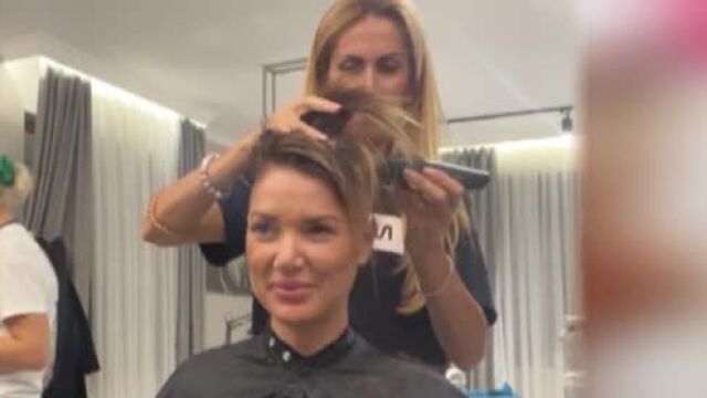 Снимка: Как диагнозата рак на гърдата промени живота на майка на близнаци (ВИДЕО)