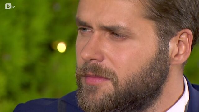 Снимка: Едно от момичетата шокира Алек с въпрос на крачка от финала (ВИДЕО)