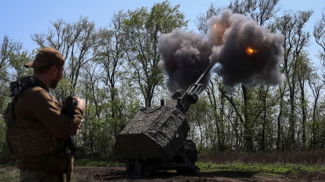 Снимка: „Взривени са мостове, атакуват ни бронирани групи“: Украинските сили нахлуха в Курск след нова офанзива