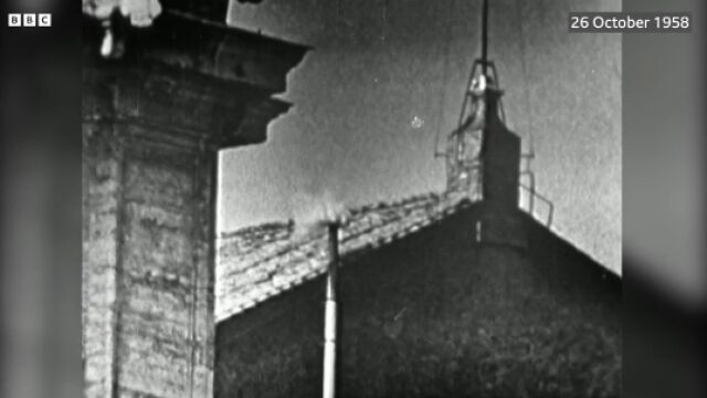 Избраха ли папа, или не? Припомняме за най-объркващия конклав в историята